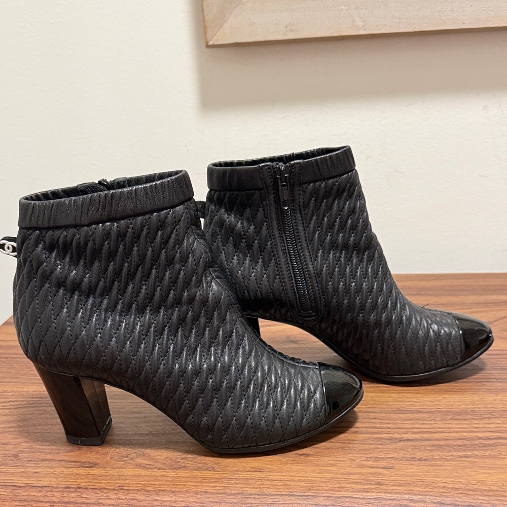 Chanel Authentic Woman’s Black Quilted Ankle Boot with Side Zipper. Size 38.